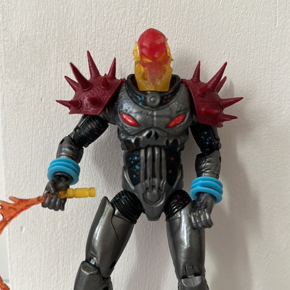 Action Figure - Picture 3 of 6
